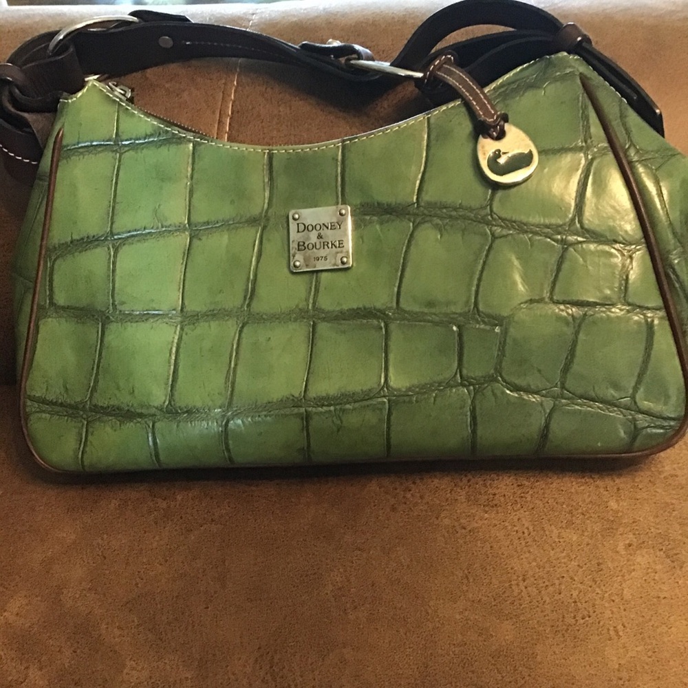 Dooney & Bourke Green Shoulder Bag with Sleek Design